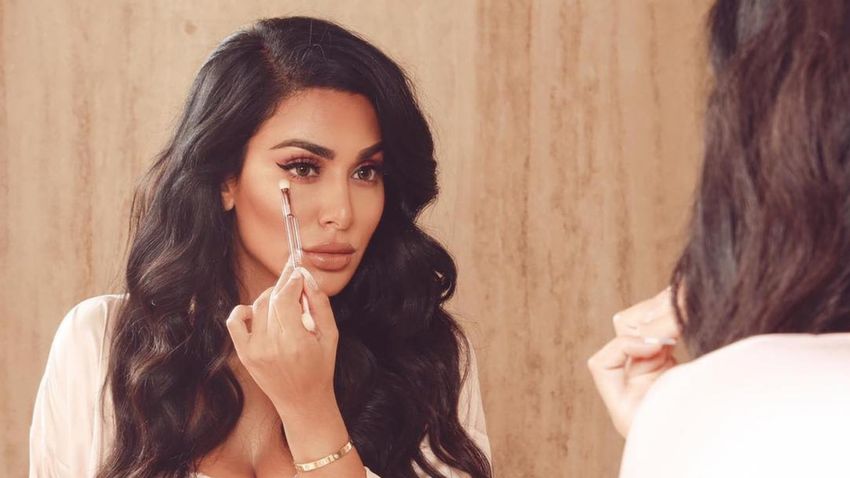 Huda Kattan Net Worth Early Life Career Personal Life Make Up Artist 