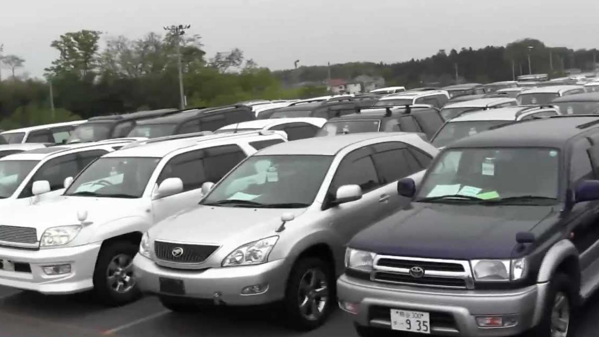 Аукцион япония ру. Японские автоаукционы. Автомобили с аукционов Японии. Аукцион машин в Японии. Авто из аукциона.