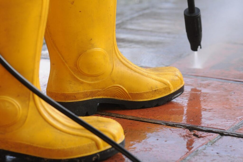 Safety Precautions while pressure washing