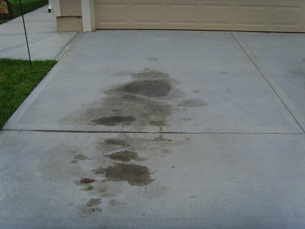 pressure washing Tough Stains and Oil Spots on the driveway